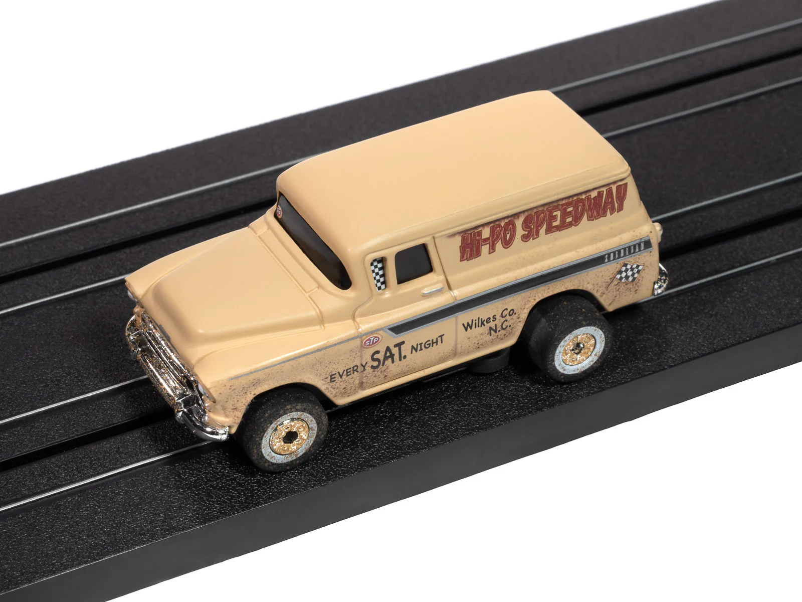 Auto World Thunderjet 1957 Chevy Suburban (Tan) HO Scale Slot Car - Image 4