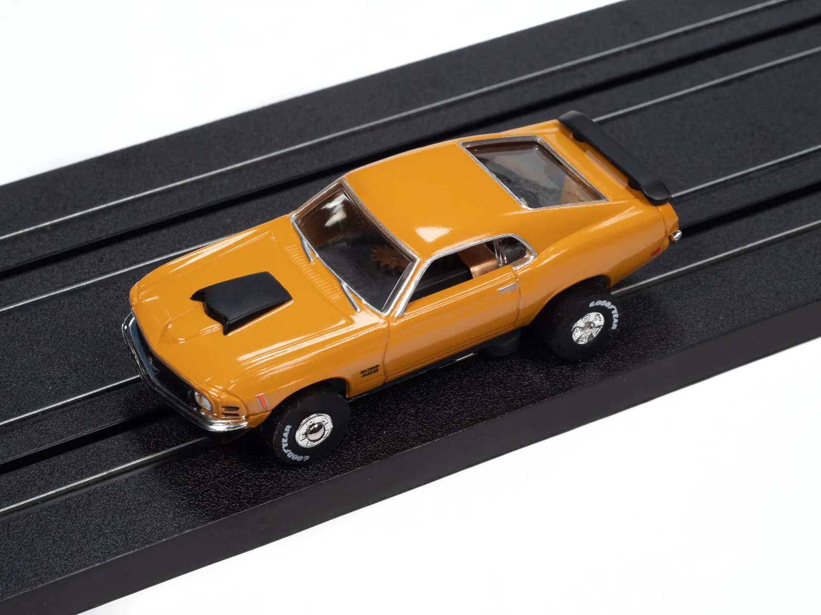 Auto World Thunderjet 1970 Ford Mustang Boss 429 (Orange) HO Scale Slot Car - Image 4