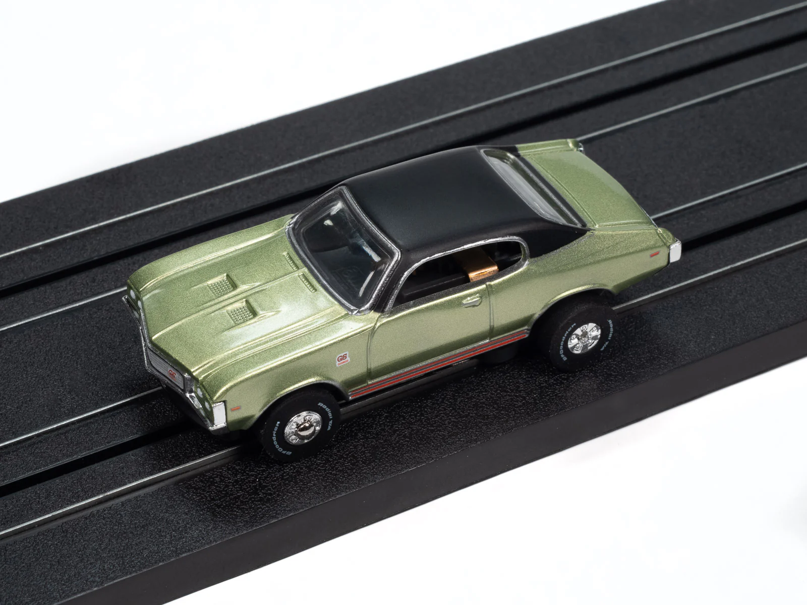 Auto World Thunderjet 1972 Buick GS (Green) HO Scale Slot Car - Image 4