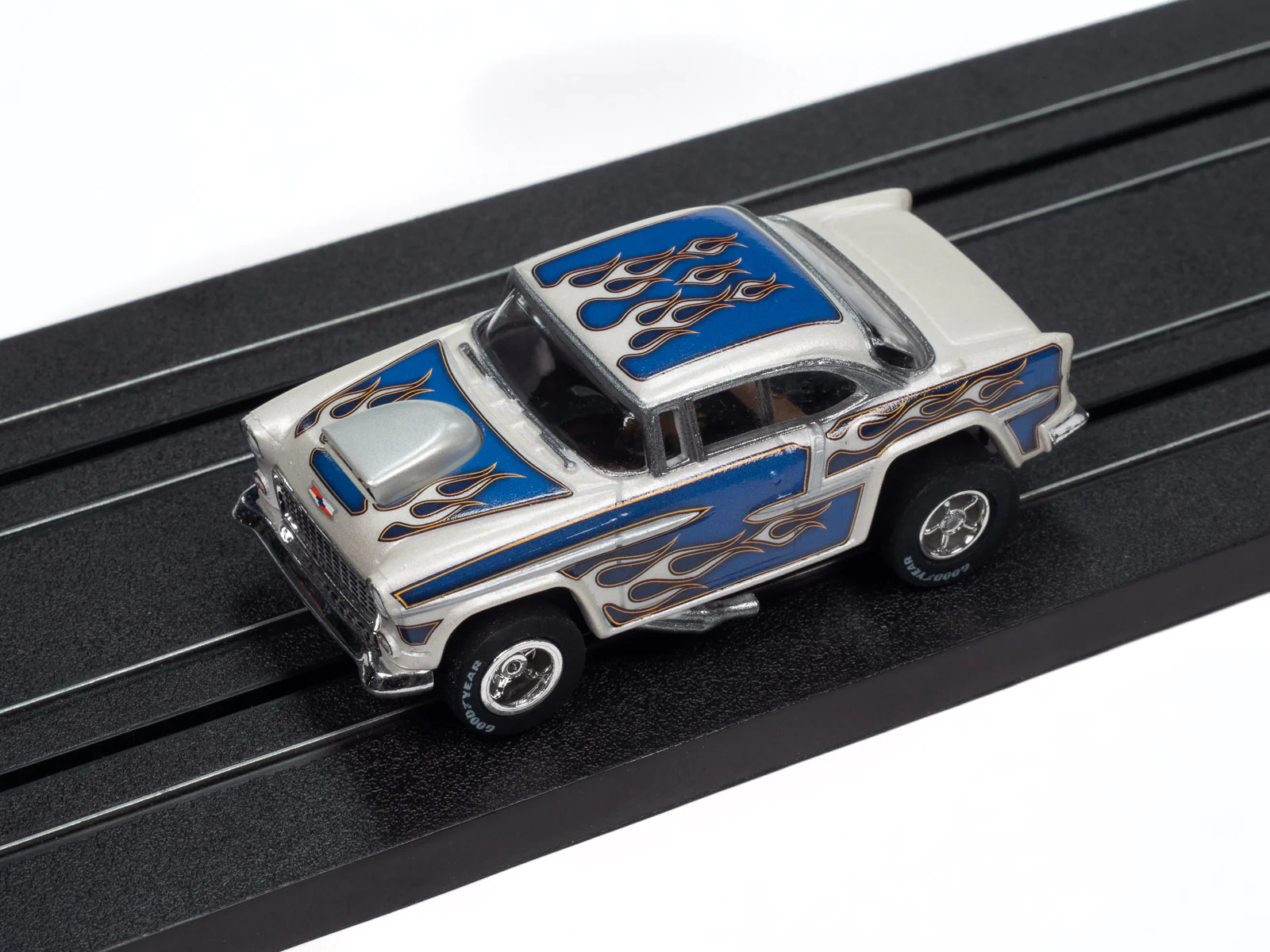 Auto World Xtraction 1955 Chevrolet Bel Air (Blue) HO Scale Slot Car - Image 4