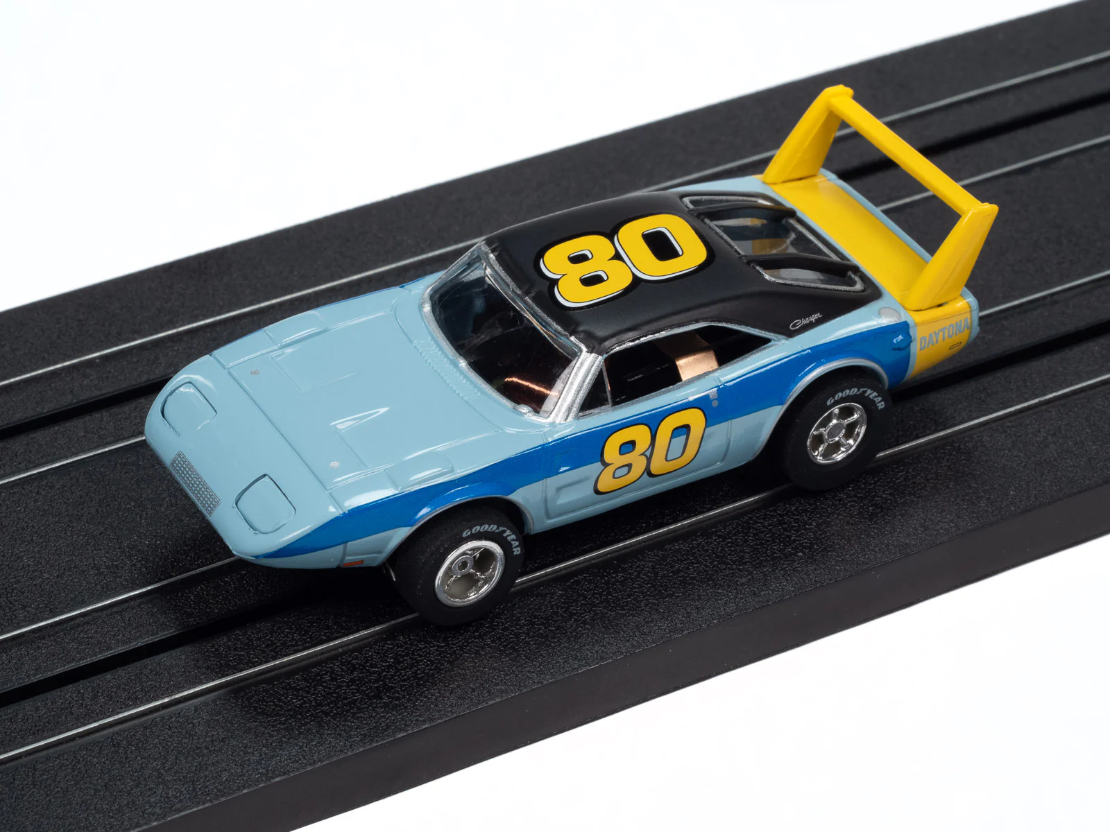 Auto World Xtraction 1969 Dodge Daytona (Blue/Yellow) HO Scale Slot Car - Image 4