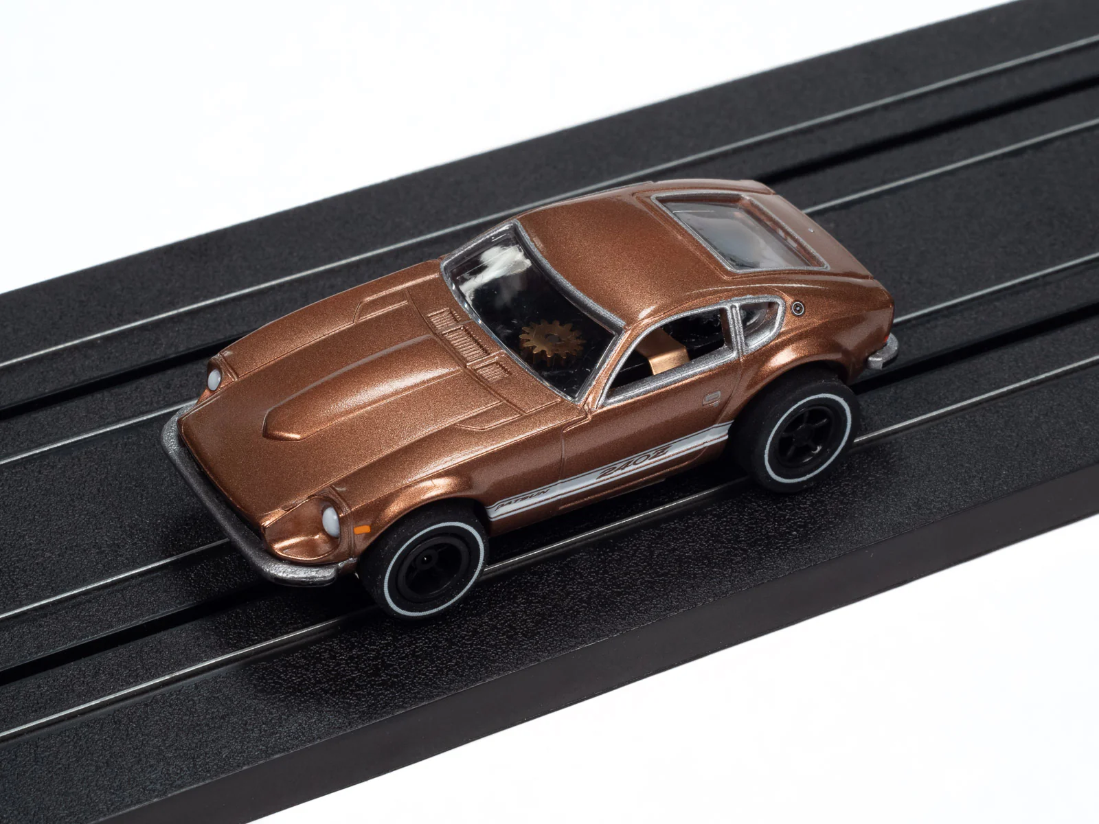 Auto World Xtraction 1973 Datsun 240z (Brown) HO Scale Slot Car - Image 4