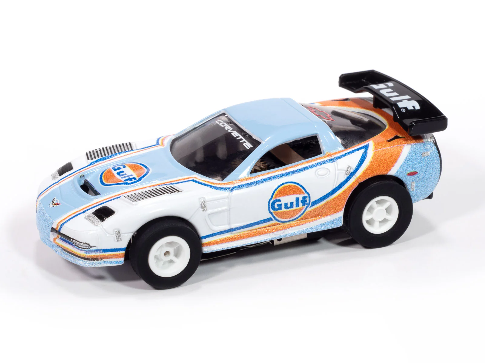 Auto World Xtraction 2004 Chevy Corvette C5R (Gulf White & Blue Gulf livery) HO Scale Slot Car - Image 2