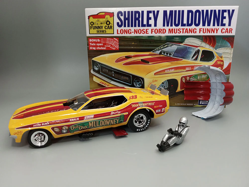 MPC Shirley Muldowney Long Nose Ford Mustang FC 1:25 Scale Model Kit - Image 2