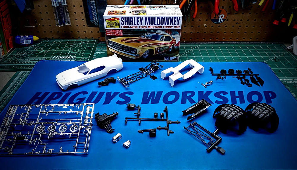 MPC Shirley Muldowney Long Nose Ford Mustang FC 1:25 Scale Model Kit - Image 5