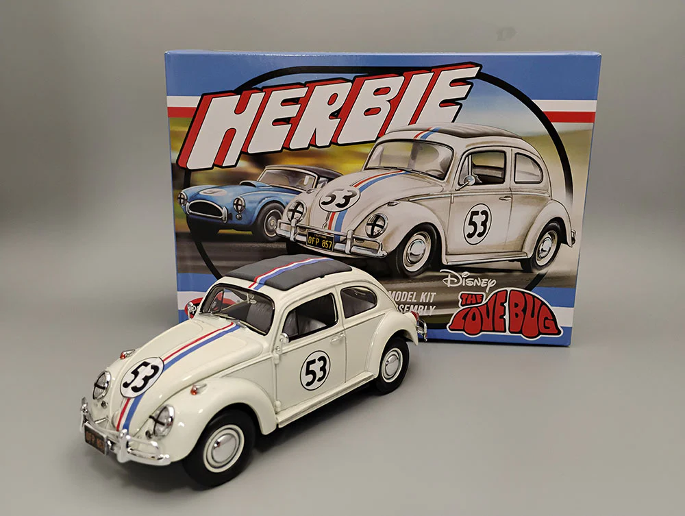 Polar Lights Herbie Volkswagen Beetle 1:25 Scale Snap Kit - Image 2