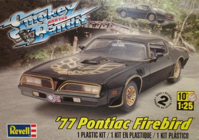 Revell Smokey/Bandit '77 Firebird 1:25 Scale Model Kit - Image 2